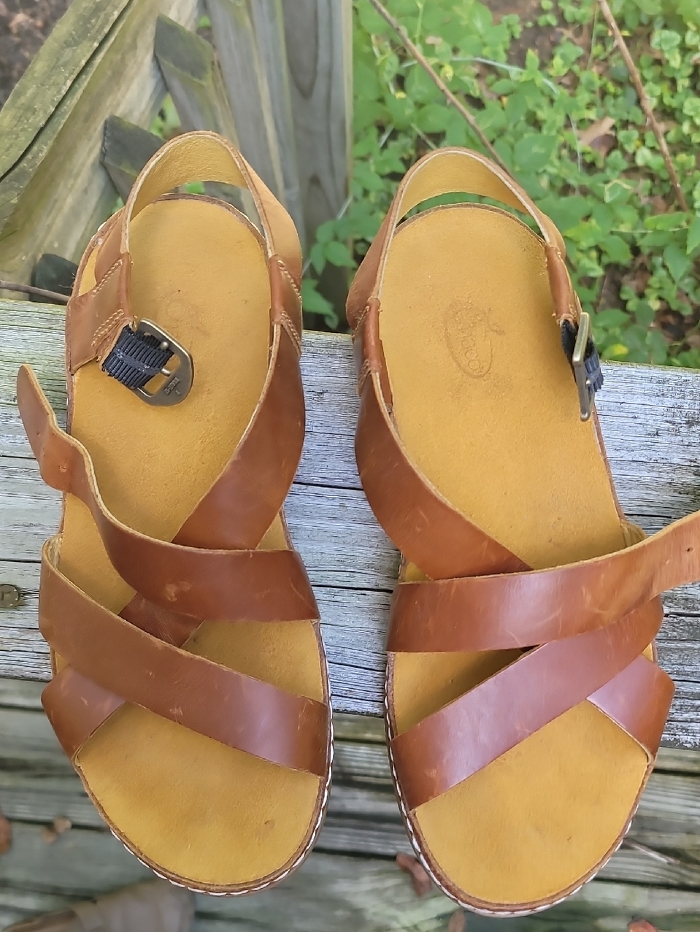 Chaco Women's Tan Brown Leather Crisscross Slingback Sandals
